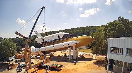 Mock shuttle Pathfinder restored atop its stack at Alabama rocket center (photos)