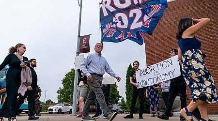 'It's about control': Abortion rights rallies take aim at Evansville Right to Life dinner