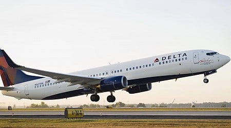 Delta flight makes emergency landing after pressure issue makes passengers' noses, ears bleed