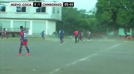 ¡Terror en Ecuador! Un sicario irrumpe en un partido amateur y dispara a uno de los jugadores