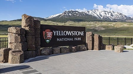 Woman suffers leg burns after hiking off trail near Yellowstone Park's Old Faithful