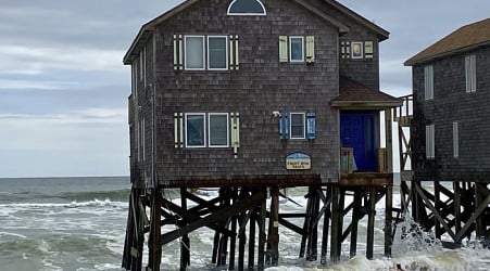 10 homes have collapsed into the Carolina surf. Their destruction was decades in the making