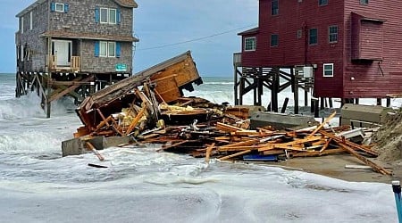 3 houses have collapsed into the sea within a week in Rodanthe, North Carolina. Here's why it's happening.