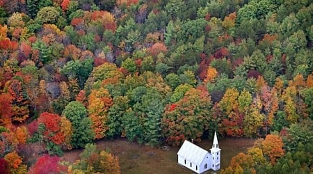 Maps, dates for best fall colors in New England