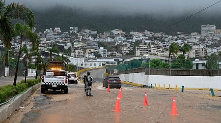 Hurricane John regains strength, flooding parts of Mexico’s southwestern coast