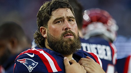 What Happened to David Andrews? Patriots Center Headed to Locker Room vs. 49ers