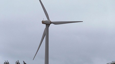 New Jersey hits pause on an offshore wind farm that can't find turbine blades