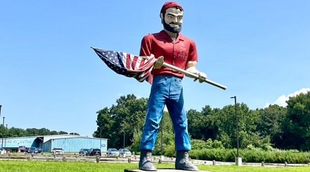 Paul Bunyan Muffler Man in Cheshire, Connecticut