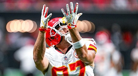 Travis Kelce Sets Chiefs Record for Most Career Catches During Game vs. Chargers