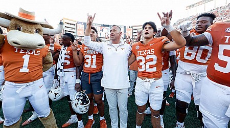 Coaches Poll top 25: Texas rises to No. 1, Alabama jumps Ohio State in college football rankings