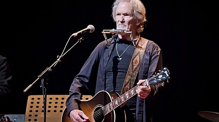 Stars pay tribute to Kris Kristofferson