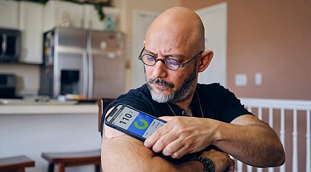 5 warning signs you might have high blood sugar, according to doctors