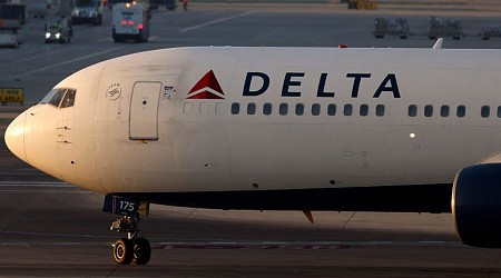 Passenger says she bled from her ears after a Delta flight failed to pressurize