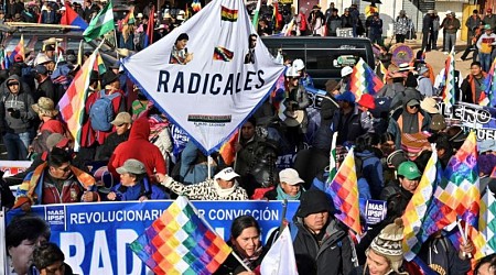 Gobierno de Bolivia informa civiles y policías heridos en marcha convocada por Evo Morales