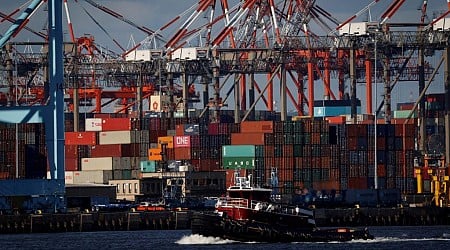 Longshoremen's strike poses a fresh threat to the US economy