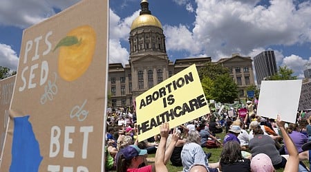 Judge strikes down Georgia ban on abortions