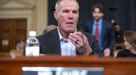 Favre tries to expand his defamation lawsuit against Mississippi auditor over welfare spending