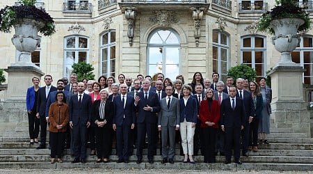 La photo officielle du gouvernement Barnier a été réalisée à Matignon, sans Emmanuel Macron