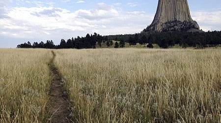 Fall kills climber and strands partner on Wyoming's Devils Tower