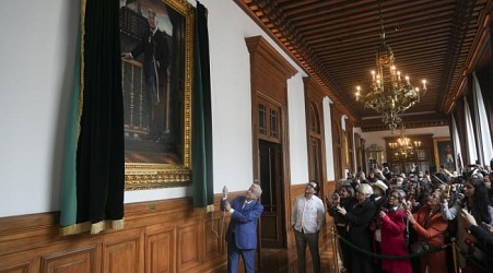 Live music, breakfast and a raffle: Mexico's president makes the most of his final day in office