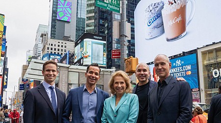 Sumner Redstone Has Street Named After Him In New York's Times Square