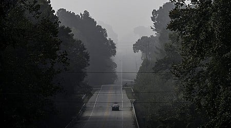 Atlanta likely to be covered by haze and chlorine odor from chemical lab fire, officials warn