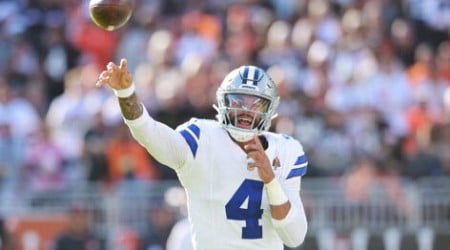 Giants Legend Ignores NFC Rivalry to Praise Dak Prescott Amid Cowboys Nation Hate