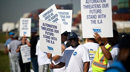 U.S. Dockworkers End Strike Over Automation in Temporary Agreement