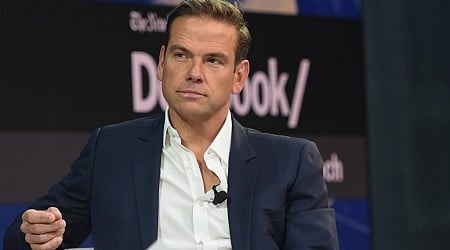 Fox CEO Lachlan Murdoch Gets Annual Pay Bump Amid Family Drama