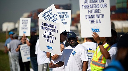 U.S. Dockworkers End Strike Over Automation in Temporary Agreement