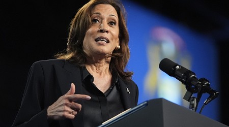 Kamala Harris Gets Stuck on Repeat in Teleprompter Glitch