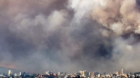 Six hurt in Ecuador as firefighters battle blazes choking capital