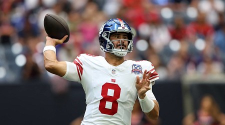 Video: Daniel Jones' Pre-Game Speech Revealed as Giants Unveil Century Red Uniforms