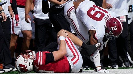 Sources: Wisconsin QB Van Dyke has torn ACL