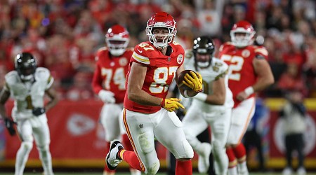 Video: Chiefs' Andy Reid Reacts to Travis Kelce Lateral, Practice It 'Every Day'