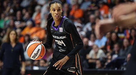 DeWanna Bonner Walks Into Game 5 With Her Adorable Lucky Charm After Wholesome Admission vs Minnesota Lynx