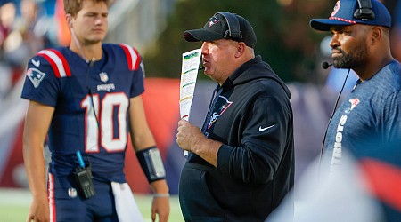 Patriots OC Alex Van Pelt has made some head-scratching decisions