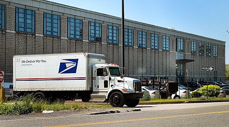 USPS recommends shipping dates for 2024 holidays