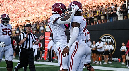 SEC college football picks, odds in Week 7: Texas vs. Oklahoma highlights slate, Alabama eyes rebound at home