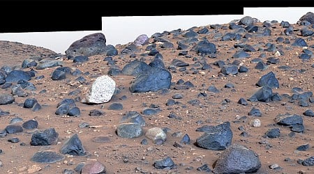 Perseverance Rover Spies Incredible Blue Rocks on Mars and Makes Incredible Discovery