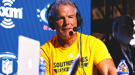 Retired NFL quarterback Brett Favre says he has Parkinson's disease