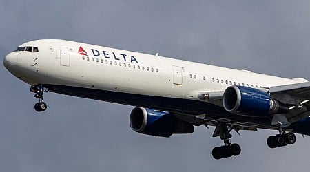 A Jewish Delta Air Lines flight attendant is suing the carrier over a ham sandwich and a Yom Kippur shift