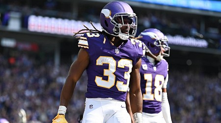 Aaron Jones Eyes Lambeau Leap in 1st Game vs. Packers Since Signing Vikings Contract