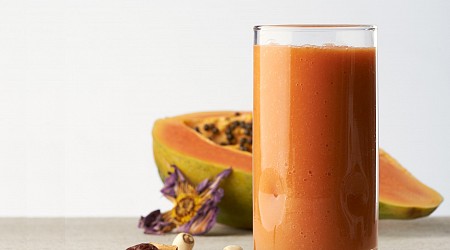 The Digestion-Friendly Smoothie Recipe That A Traditional Chinese Medicine Specialist Swears By