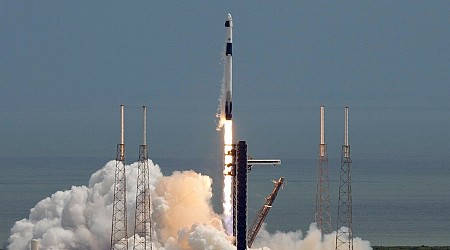 La navicella Space X si aggancia alla Stazione Spaziale Internazionale: riporterà finalmente sulla Terra Williams e Wilmore