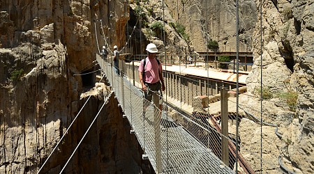 Siéntete como Indiana Jones: las siete caminatas con pasarelas más espectaculares de España