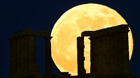 The year's biggest, brightest supermoon rises this week. Here's the best time to see it at its most brilliant.