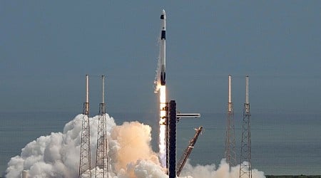 La navicella Space X si aggancia alla Stazione Spaziale Internazionale: riporterà finalmente sulla Terra Williams e Wilmore