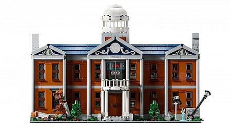 Summon All Your Mutant Friends to Help Build Lego’s Marvel X-Men X-Mansion