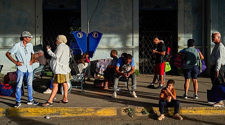 Power goes out on the entire island of Cuba, leaving 10 million people in the dark